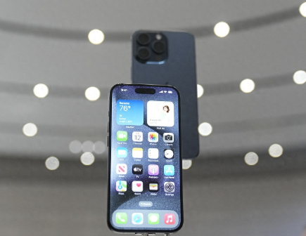 清溪镇Apple维修站分享买iPhone15还是华为Mate60 